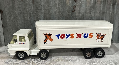 VINTAGE 1960s STRUCTO TOYS-R-US SEMI TRUCK & TRAILER- RARE TOY!