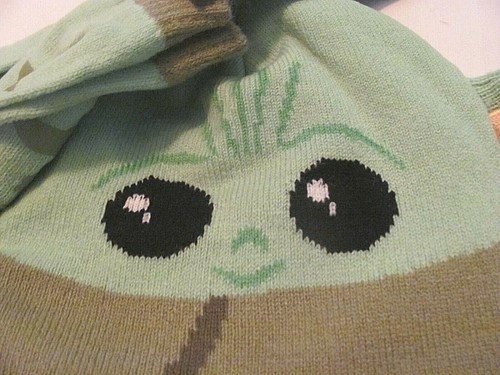 NEW ONE SIZE BOY'S STAR WARS THE MANDALORIAN TRAPPER HAT & MITTEN SET - Picture 2 of 4