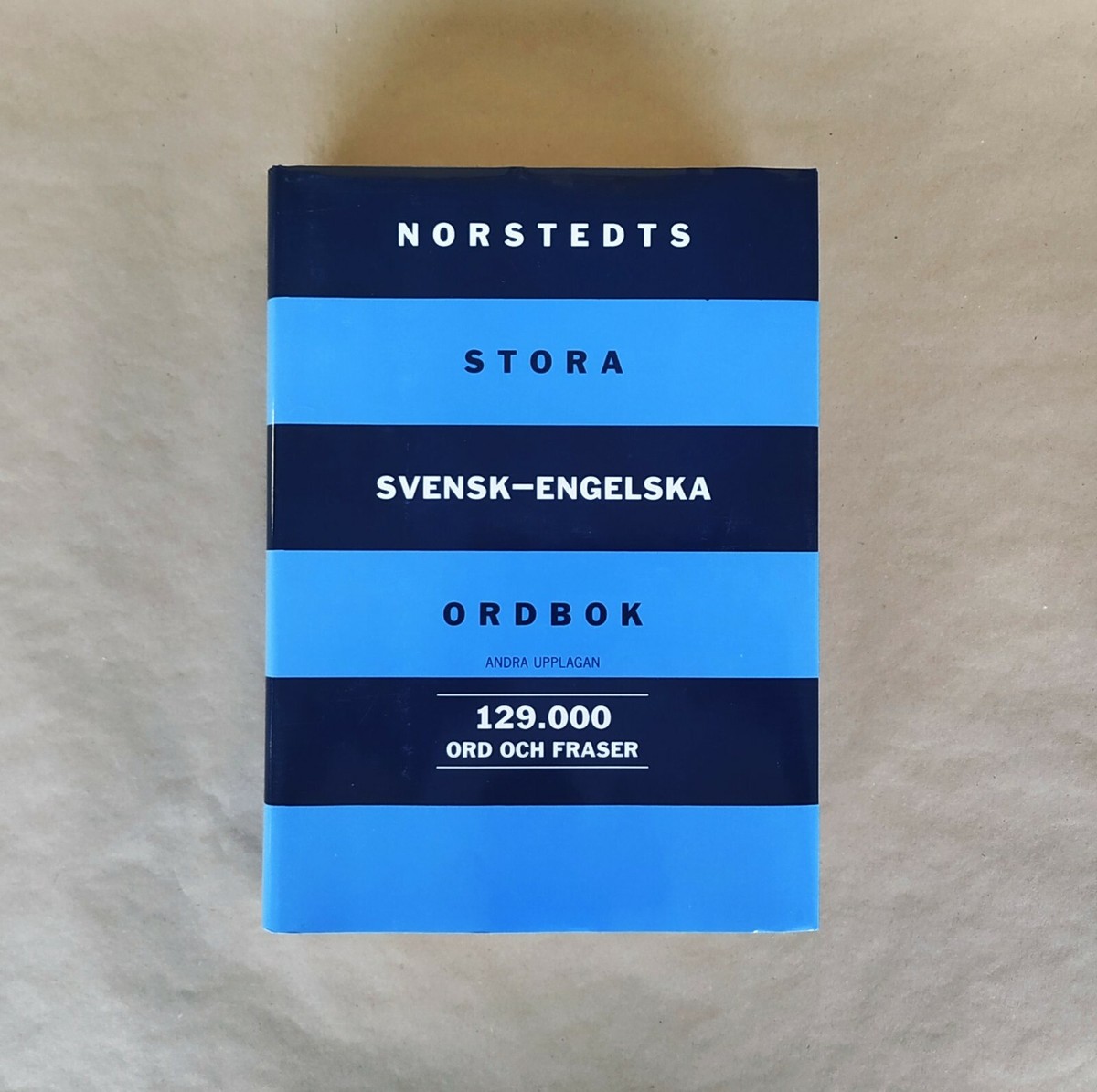Great Swedish-English Universal Dictionary: 129 000