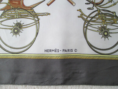 Foulard Hermès Les Voitures à Transformation En Soie - Vintage, Occasion