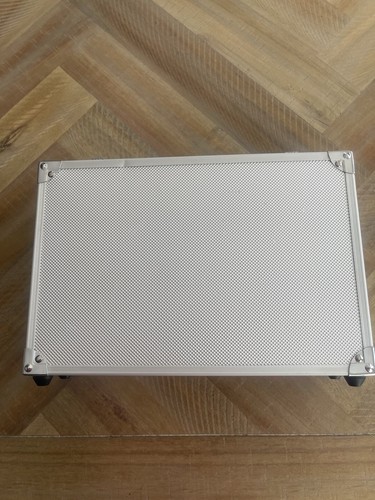Intec VTG Silver Aluminum Carrying Case/Storage For Nintendo GBA & Accessories - Picture 6 of 11