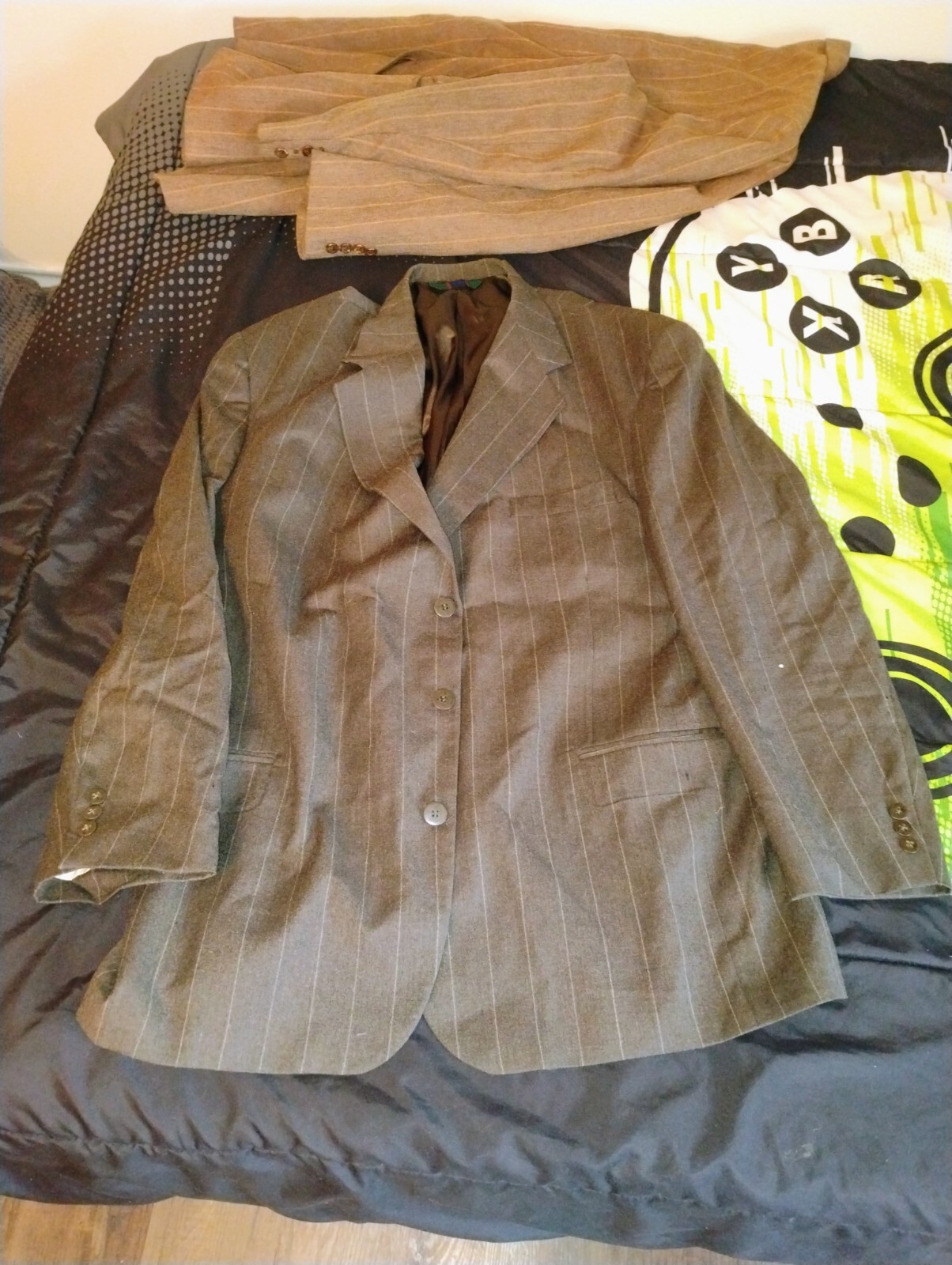 Picture 1 of 6