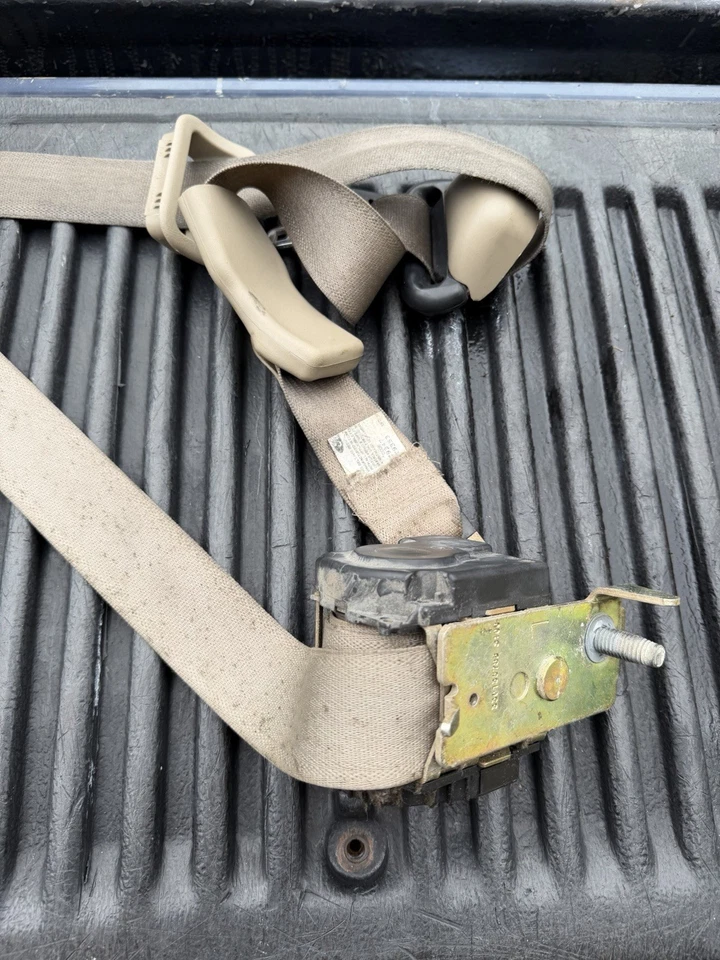 Cinturón de seguridad izquierdo conductor delantero doble cabina Ford F250 F350 99-04 bronceado Foto 2 de 4