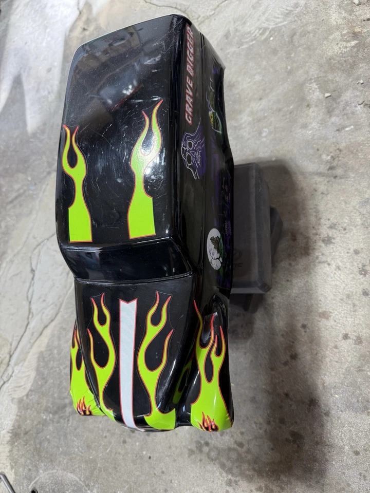 Parma Grave Digger Body T/E Maxx Rc Rare - Image 2 of 3