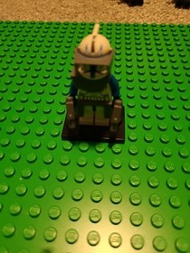 Lego Sets 7869 And 7669 Complete Sets With Mint Condition Minifigures.