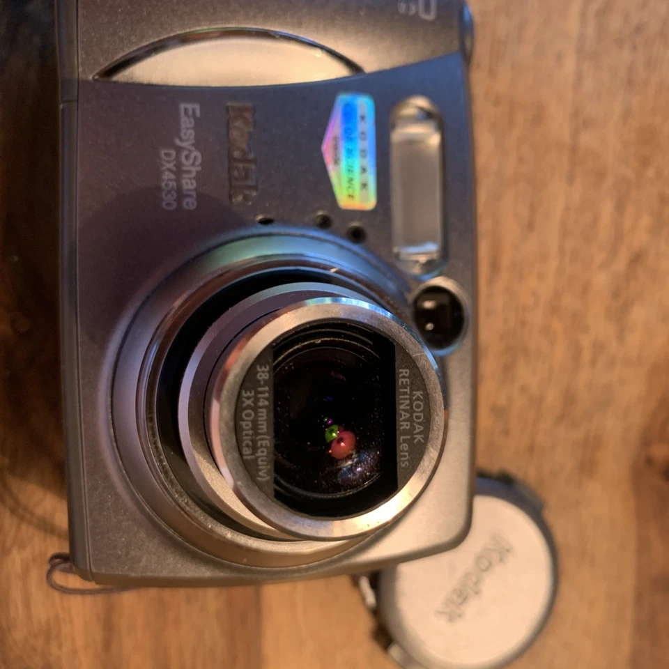 Kodak EasyShare DX4530 digitale Kompaktkamera mit 5MP & Blitz in gutem Zustand  - Bild 3 von 4