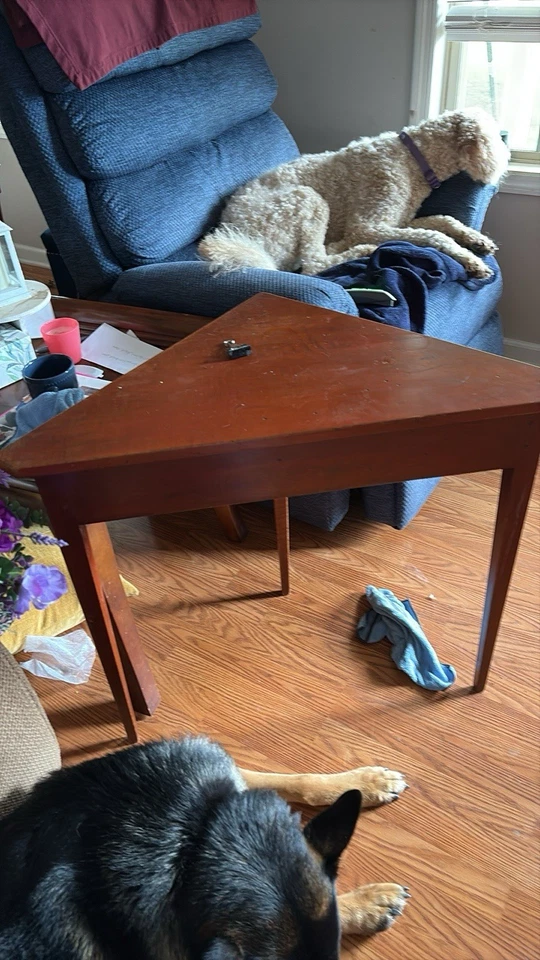 Antiga mesa de chá American Federal Cherry Tilt Top ca 1790-1800 - Imagem 4 de 4