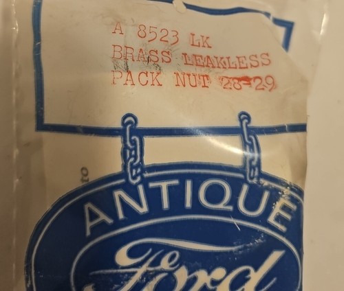 Antigua tuerca de bomba de agua Ford 1928-29 pieza de latón A-8523 paquete de tuercas sin fugas - Imagen 3 de 3