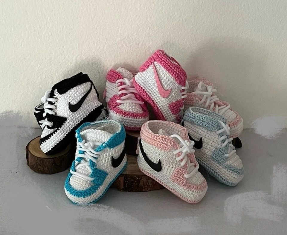 Scarpine bebè, cotone oeko-tex , fatte a mano, premaman, sneaker - Immagine 3 di 4