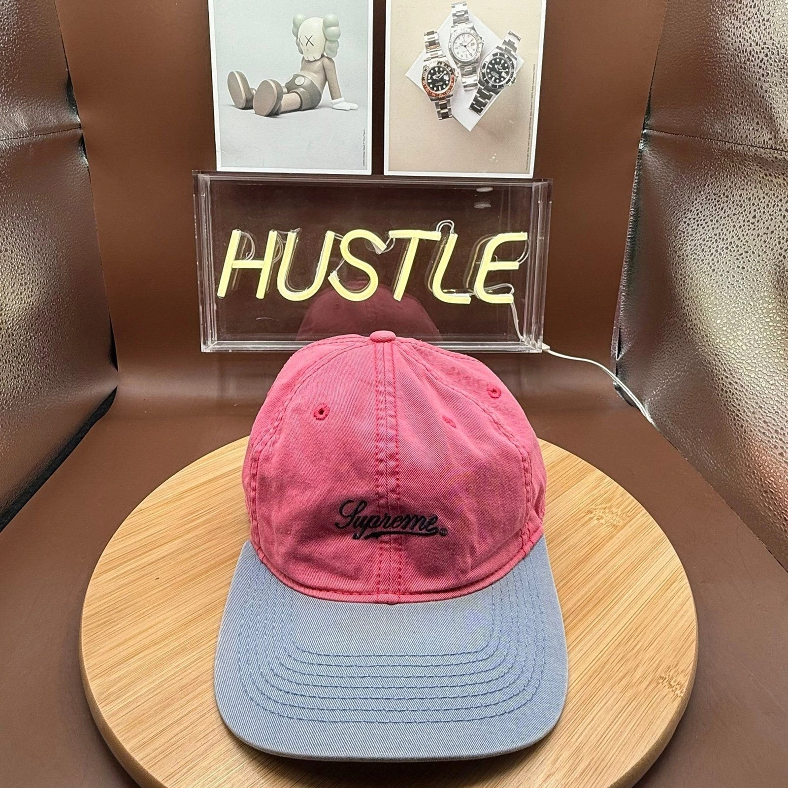 Chapeau cursive ajusté rose et bleu délavé Supreme New York taille M