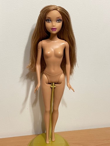 Bambola Barbie My Scene Boutique Street Nia capelli biondi fragola rara - Foto 2 di 6
