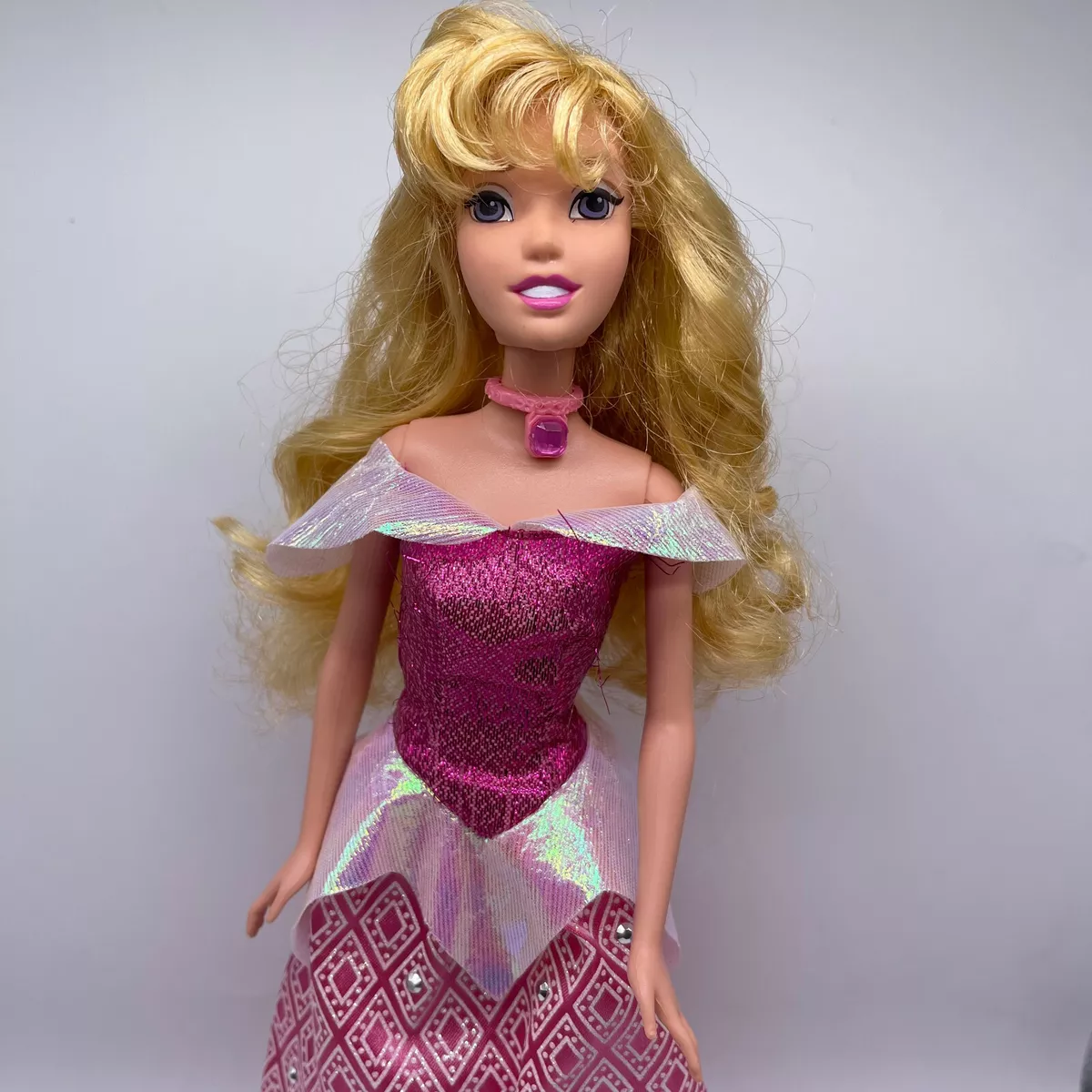 Aurora doll outlet disney store