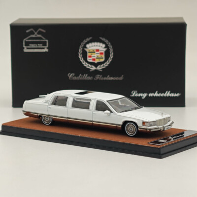 1/64 Cadillac Fleetwood extended edition White Alloy Diecast Models Car