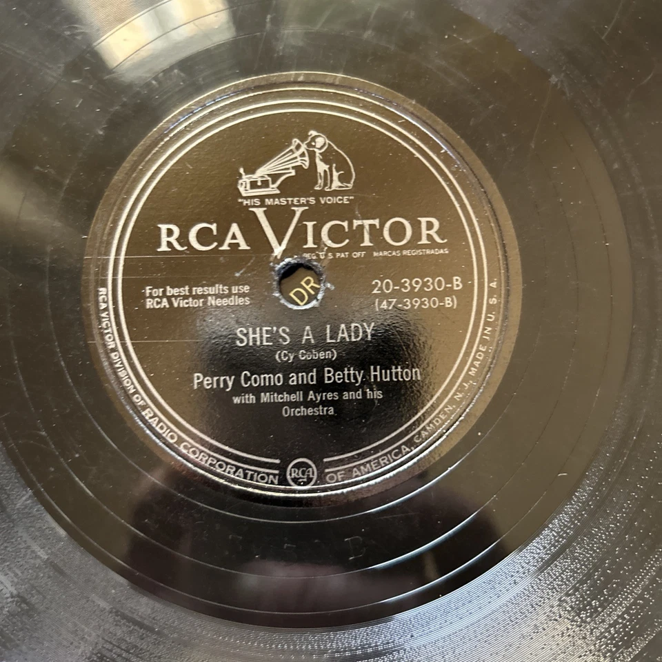 Perry Como with Orchestra 78 rpm A Bushel And A Peck / She’s A Lady RCA Victor Foto 3 de 4