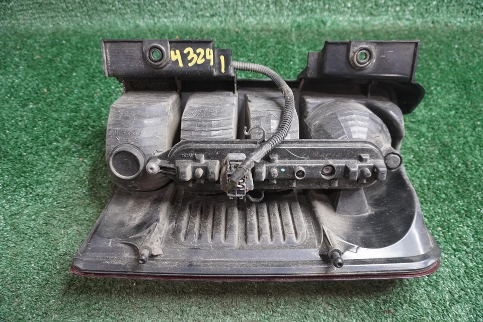 2009 2010 2011 2012 JEEP FREEDOM ВОДИТЕЛЬ СТОРОНЕ ЛЕВЫЙ ЗАДНИЙ ФОНАРЬ OEM 55157347AC - Изображение 2 из 4