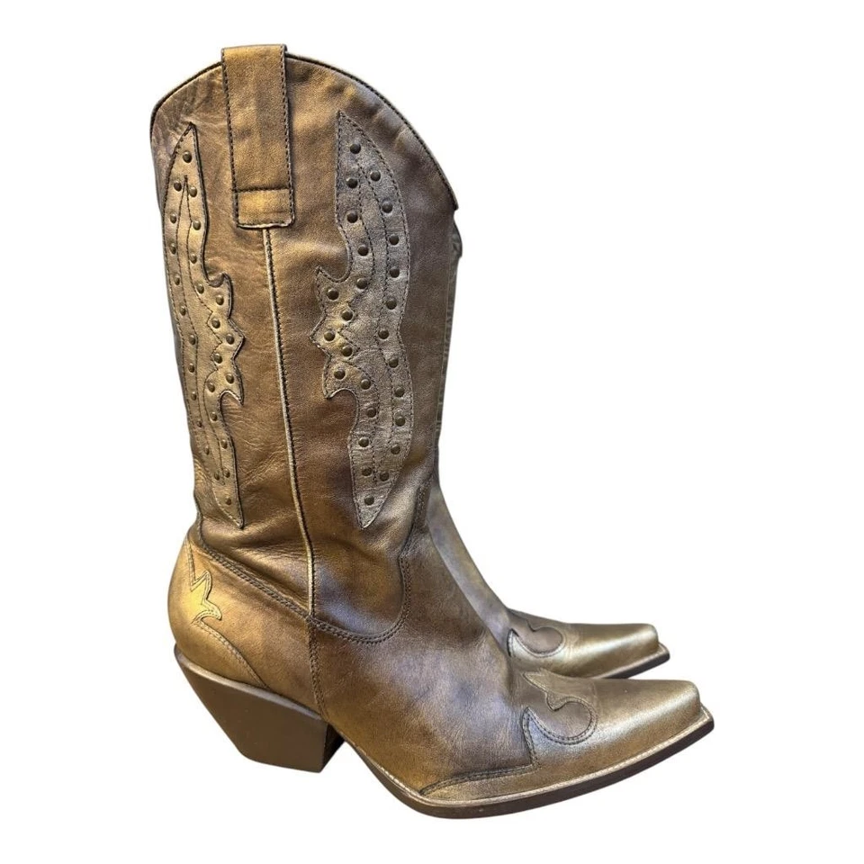 BCBGirls с заклепками Y2K ковбойские сапоги бронзовая кожа женщин размер 7 - Изображение 2 из 4