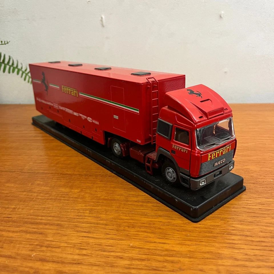 Ferrari Iveco F1 Team Camión Carrera Transportador Diecast Modelo #1 Foto 2 de 4