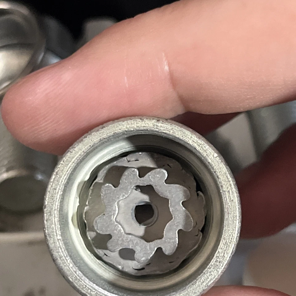 Juego de bloqueo de rueda Audi/Volkswagen se adapta a muchos modelos Foto 4 de 4