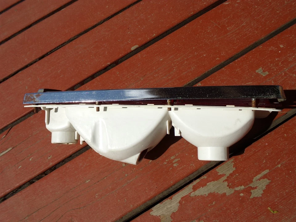 Conjunto de luces traseras Datsun 510 RH PS 1968-1973 Everwing 8037 OEM 68 69 70 71 72 73 Foto 4 de 4