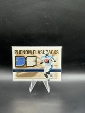 2007 SP Rookie Threads Vince Young Phenom Flashbacks Dual Jersey # PHF-VY MT