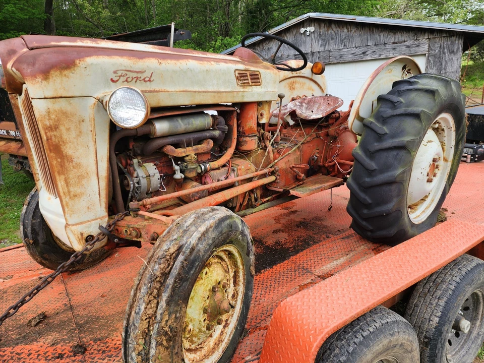 Ford 800 Series Tractor - Image 2 of 4