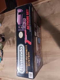 Nintendo NES Action Set Console Bundle Zapper Controllers Games Manuals Box