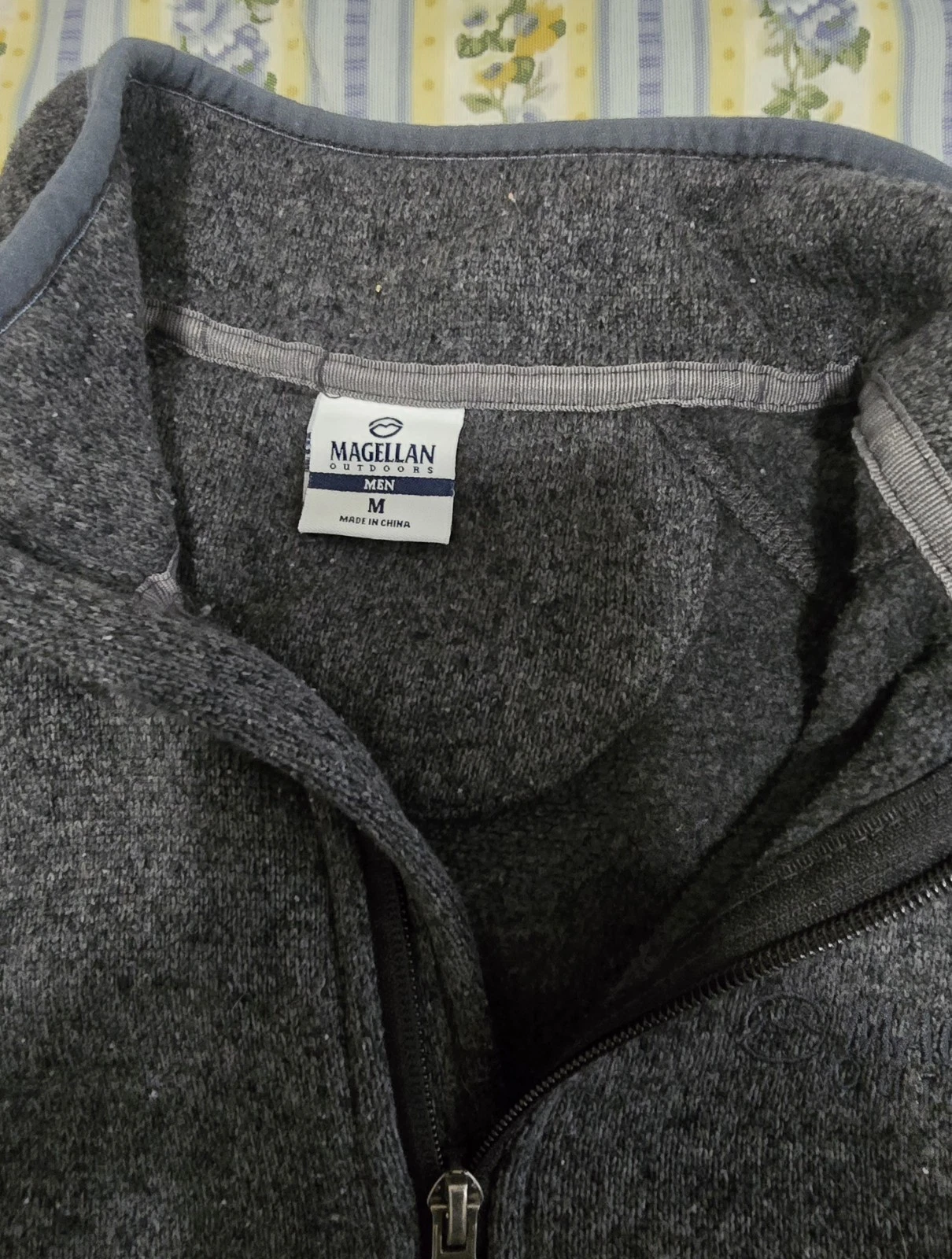 Magellan Outdoors Mens MEDIUM  Gray Full Zip Sweater Fleece Jacket Arm Pocket image 6
