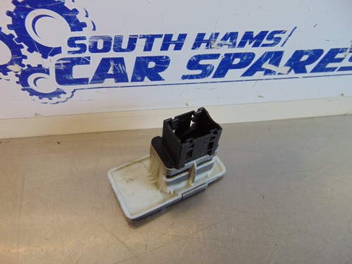 Fiat 500 USB Socket 07-16 Windows mobile interface panel Bravo Punto 735451308 - Picture 5 of 7