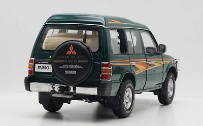 SunYork 1/18 Scale Mitsubishi PAJERO V31 Green Diecast Car Toy