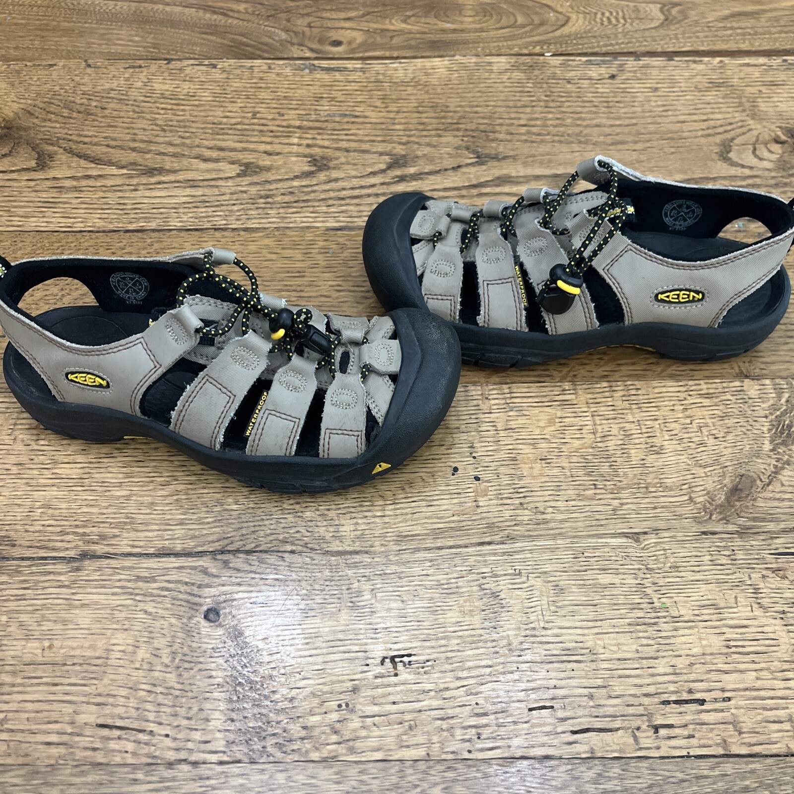 Scarpe da trekking impermeabili Keen per bambini marrone nero taglia bambini 3