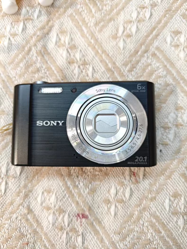 Sony Cyber-shot DSC-W810 20.1MP Compact Digital Camera