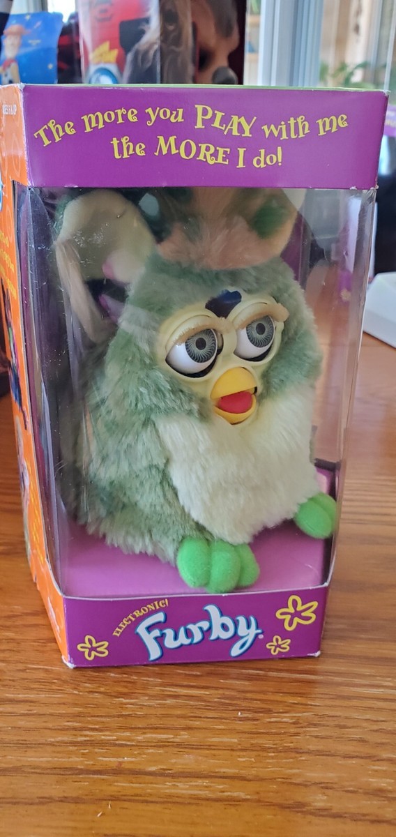 RARE 1999 Tiger Electronics Green Furby Model #70-800 MINT