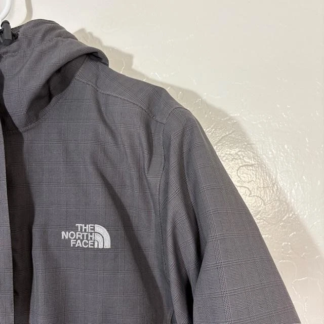 Chaqueta para mujer The North Face gris medio HyVent cinturón capucha abrigo aislante Foto 2 de 4