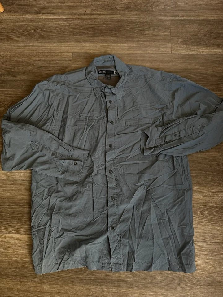 Camisa blanca Sierra para hombre con botones azul talla XL Foto 2 de 2