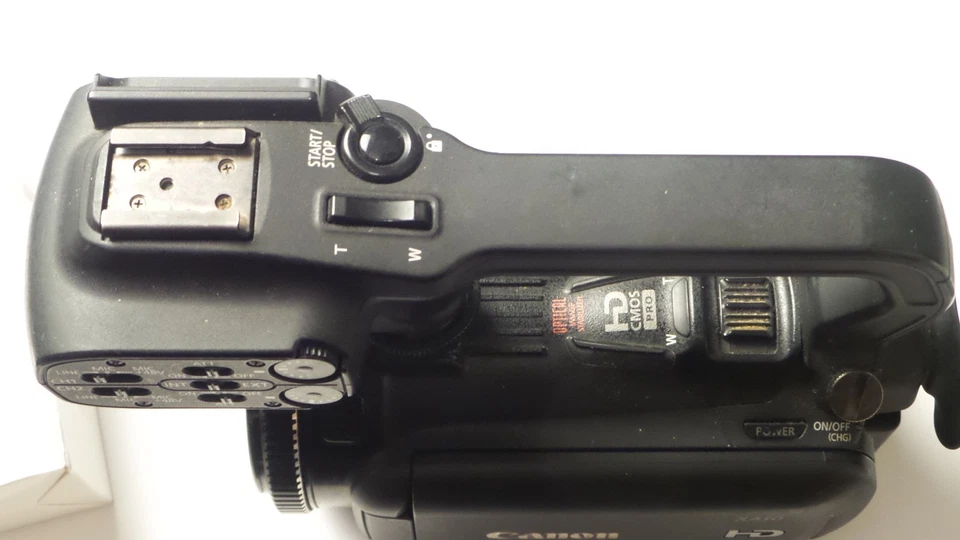 Видеокамера профессиональная Canon XA10 1080p HD 64 ГБ - хорошая форма - Изображение 3 из 4