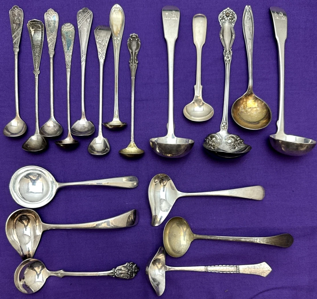 17 Pc Antique to Vintage Silverplated CREAM / SAUCE / MUSTARD LADLES & DIPPERS
Opens in a new window