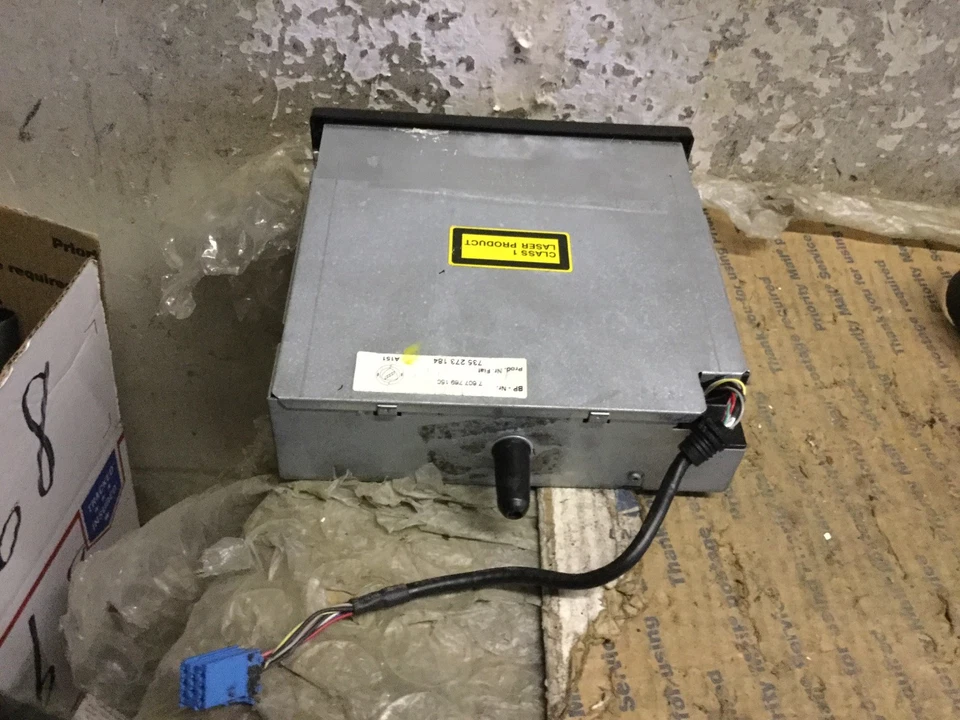 05 06 07 08 Maserati Quattroporte 5 Disc Player Unit 7607769150 - Изображение 2 из 3