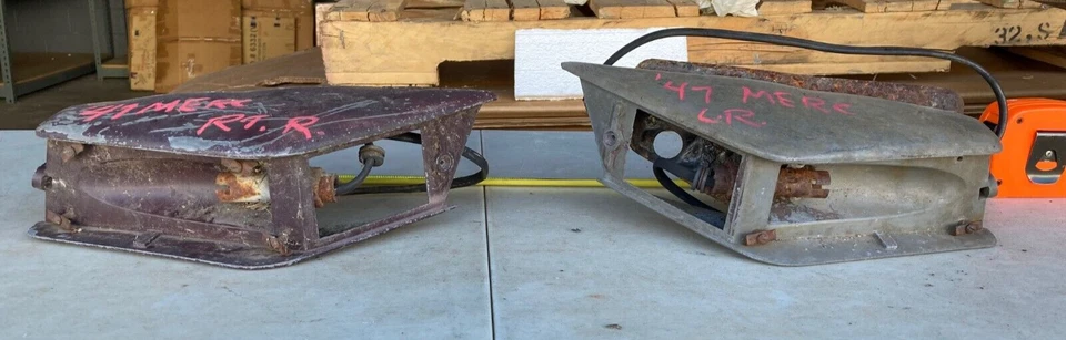 Juego de 2 carcasas de luces traseras Mercury 1946 1947 Foto 2 de 4