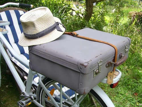 Stilvoll gestalteter Reise-Picknick-Koffer mit Accessoires 20er Jahre UNIKAT - Bild 9 von 11