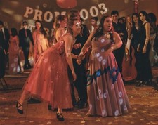 * BEANIE FELDSTEIN * signed autographed 8x10 photo * LADY BIRD * 4