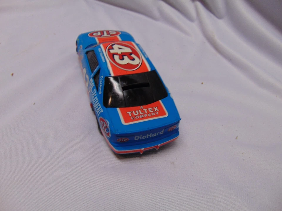 Carreras Die Cast Wally Dallenbach #43 NACAR Pontiac Key Bank coche #5.000 1/25 Foto 4 de 4