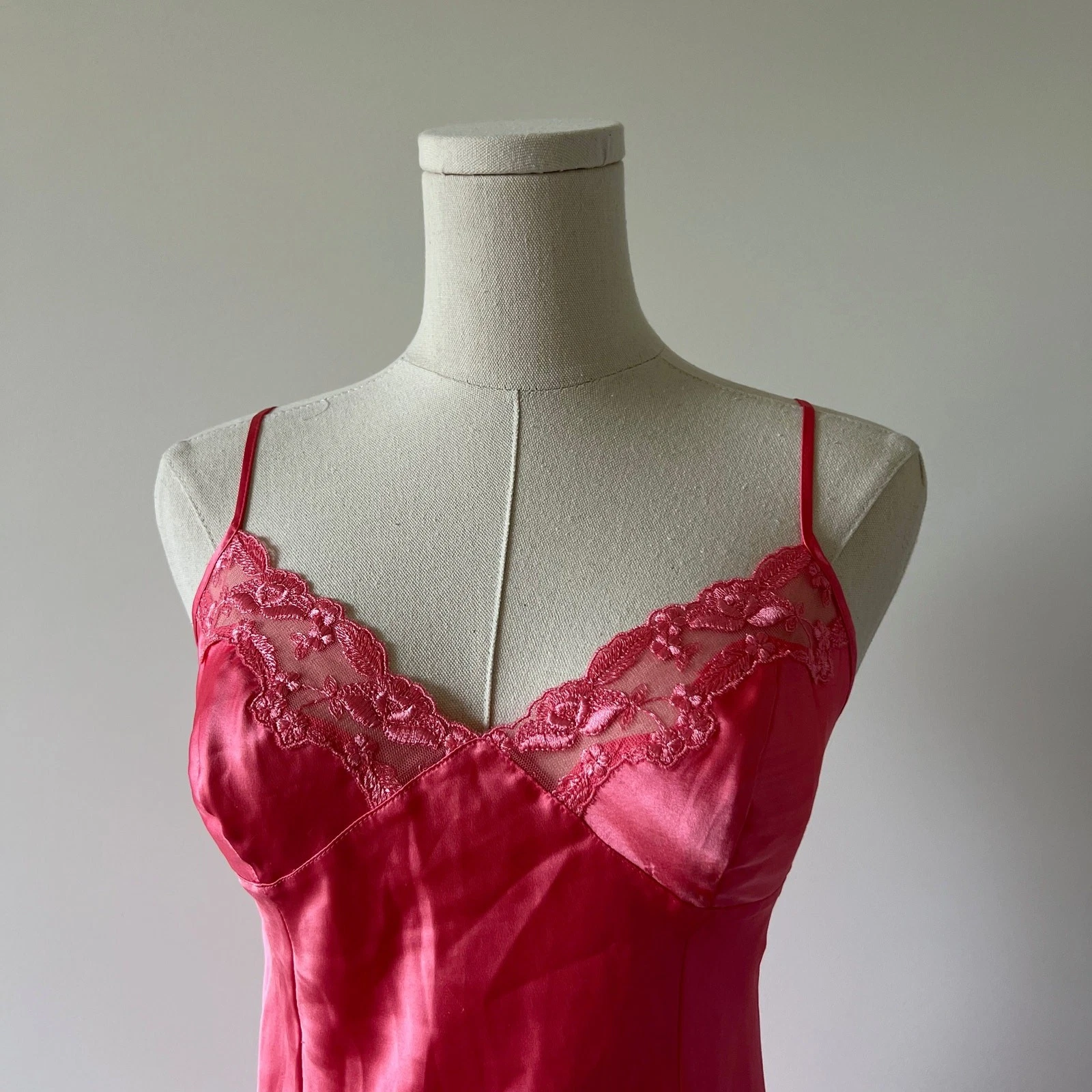 UNDERCOVER Abito Victoria's Secret pizzo corallo raso slip schiena aperta M