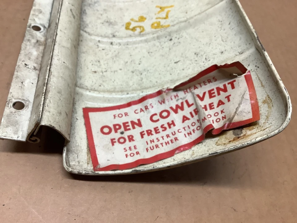 Puerta de guantera Plymouth Savoy Belvedere 1955 1956 1593758 con llave y bisagra usada Foto 4 de 4