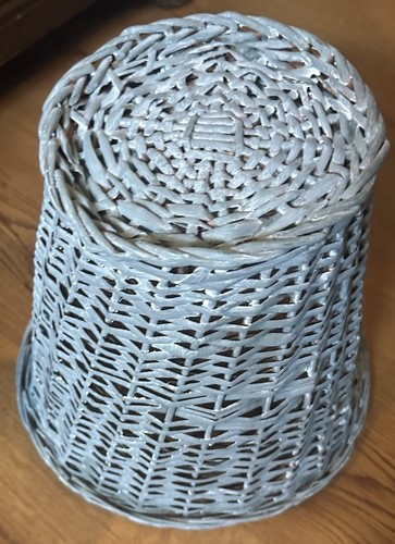 Vintage Basket French Country Basket 11” Tall 12” Across Top Blue/white Cottage - Picture 3 of 3