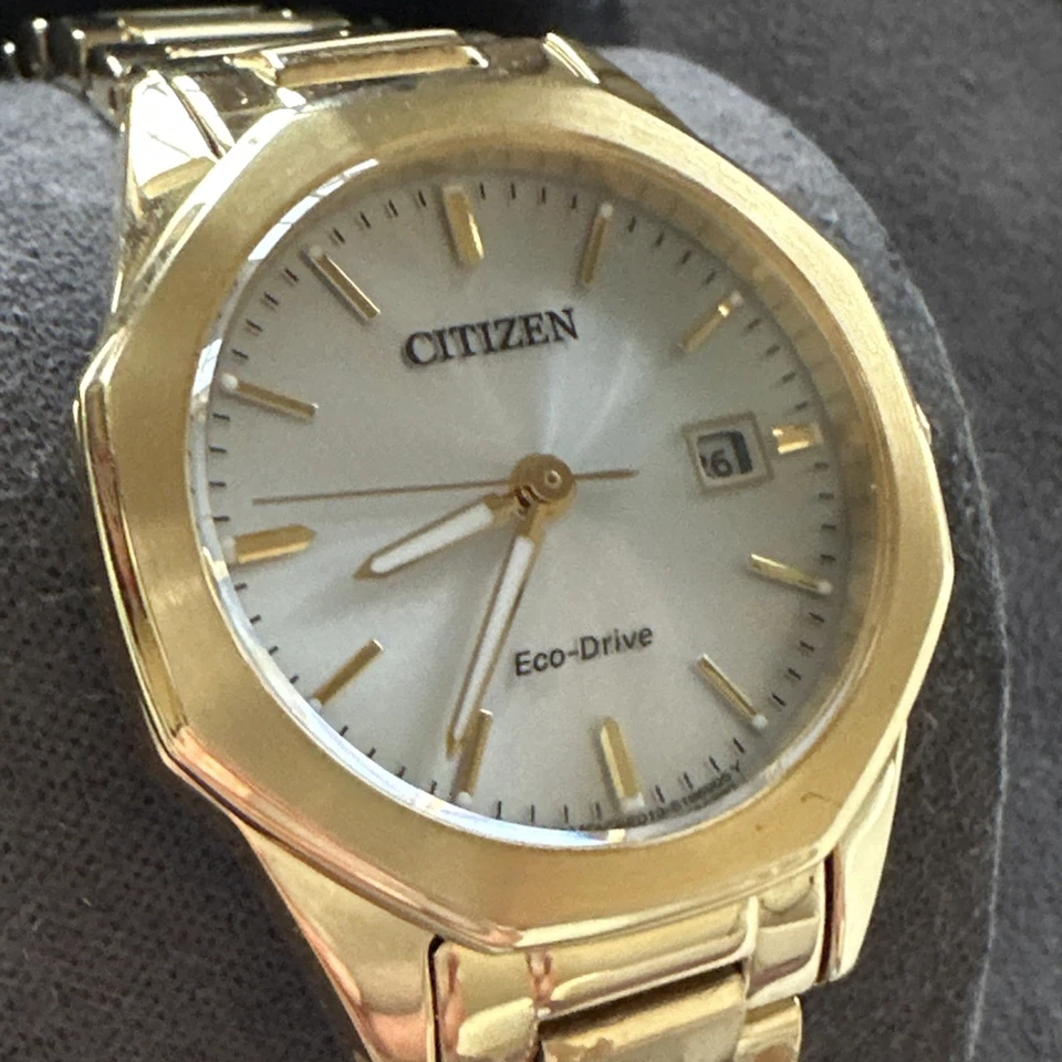 Relógio feminino Citizen Eco-Drive 28MM EW2582-59A - Imagem 2 de 4