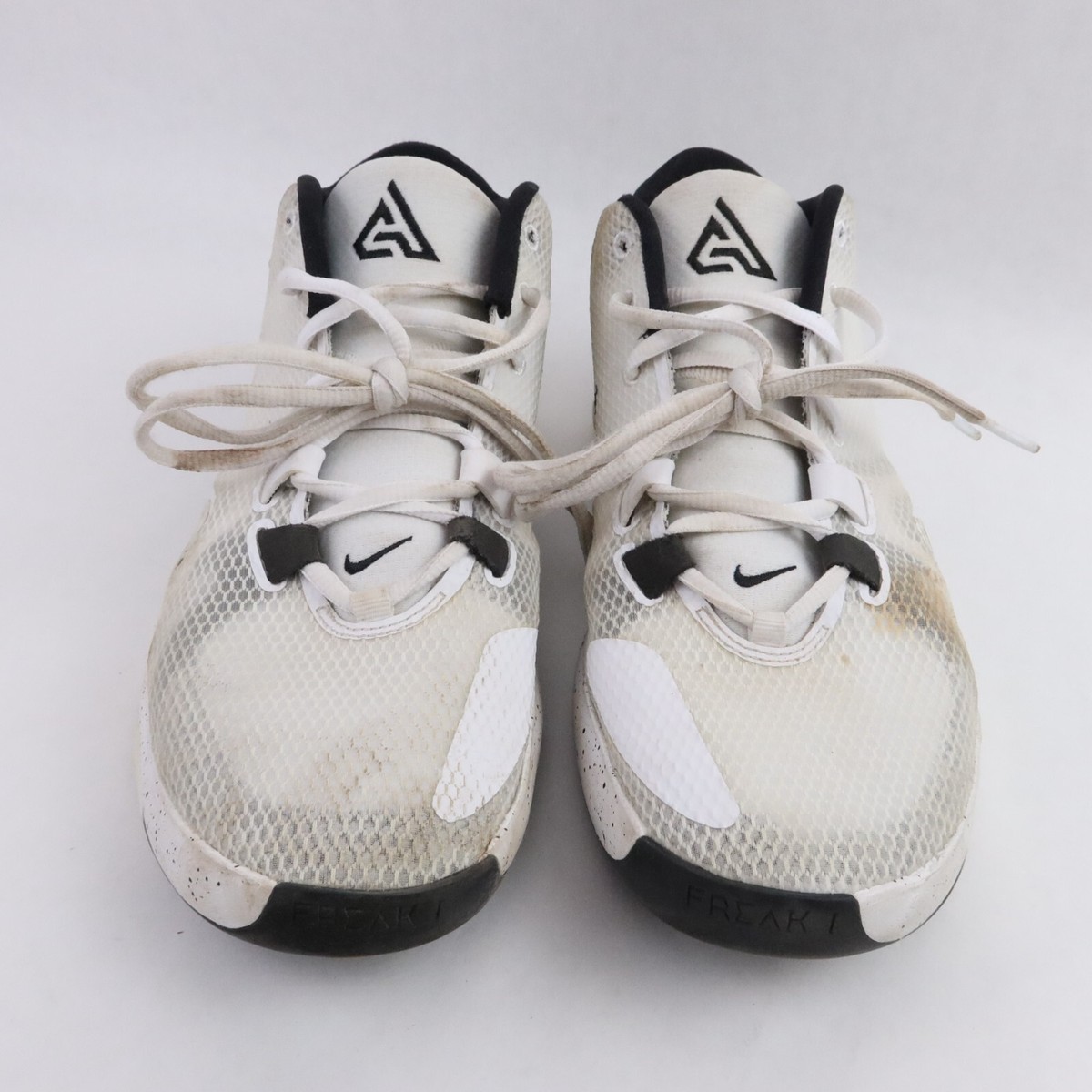 Nike Basketball Shoes Mens 10 White Black OreoZoom Freak 1