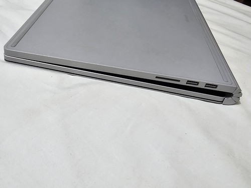 Mircosoft Surface Book 2 - 15 inch i7 8th gen 256GB SSD 16GB RAM - Excellent - Picture 9 of 13