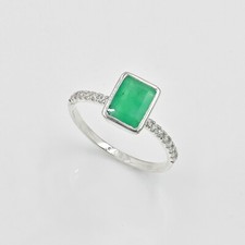 Natural Emerald Gemstone 925 Sterling Silver May Birthstone Engagement Ring