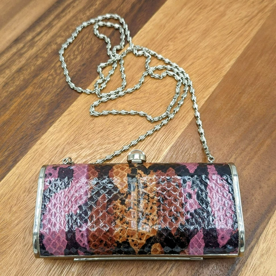 Bolso sin asas Valerie Stevens colorido estampado de piel de serpiente pequeña correa de cadena con bisagras de metal Foto 2 de 4