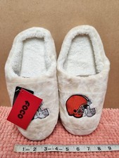 FOCO NFL Cleveland Browns Womens Slippers Cream Browns Logo Sz L 9-10 NEW